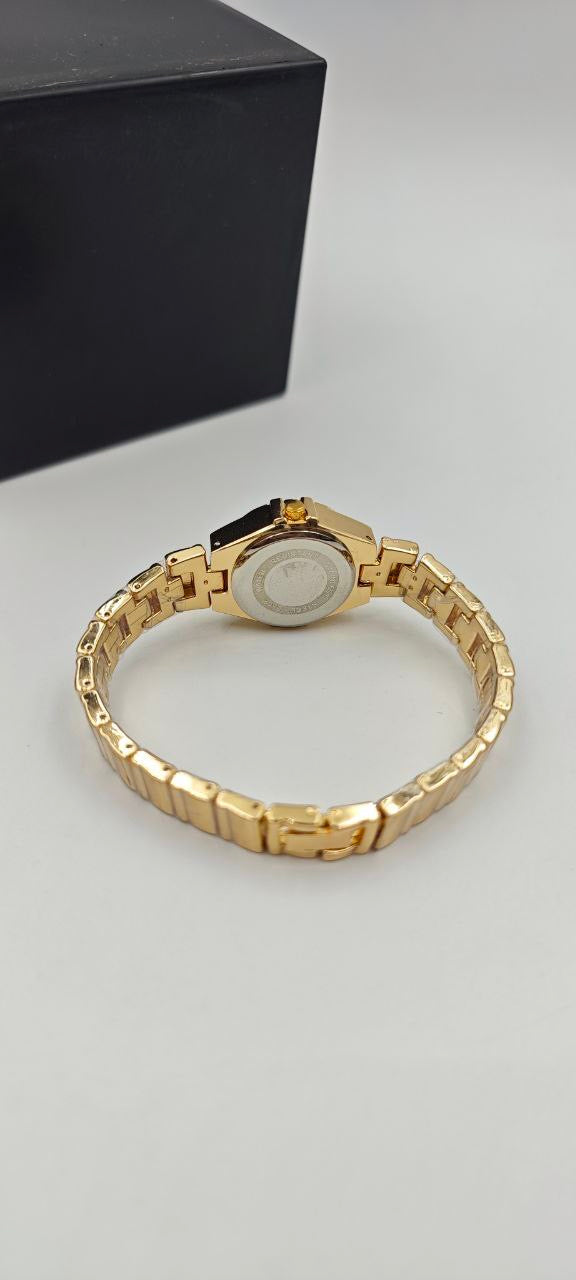 GOLD İÇİ KIRMIZI BAYAN SAATİ