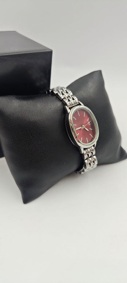 GÜMÜŞ RENK İÇİ KIRMIZI