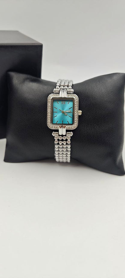 GÜMÜŞ RENK İÇİ GÖKYÜZÜ MAVİSİ BAYAN SAATİ