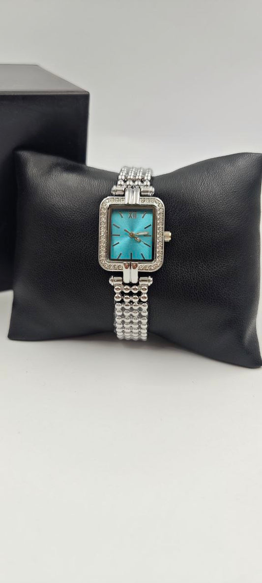 GÜMÜŞ RENK İÇİ GÖKYÜZÜ MAVİSİ BAYAN SAATİ