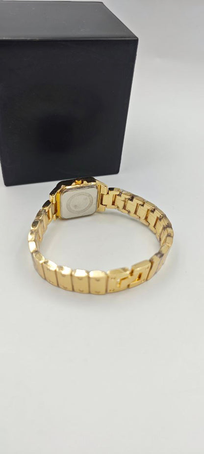 GOLD İÇİ BEYAZ BAYAN SAATİ