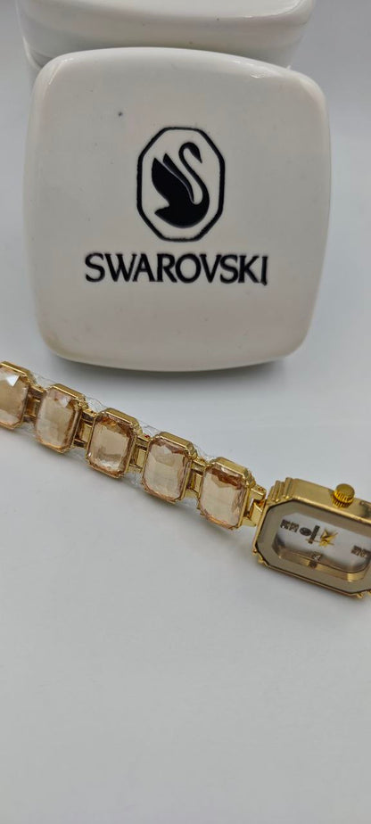 SWAROVSKİ ELMAS TAŞLI BAYAN SAATİ