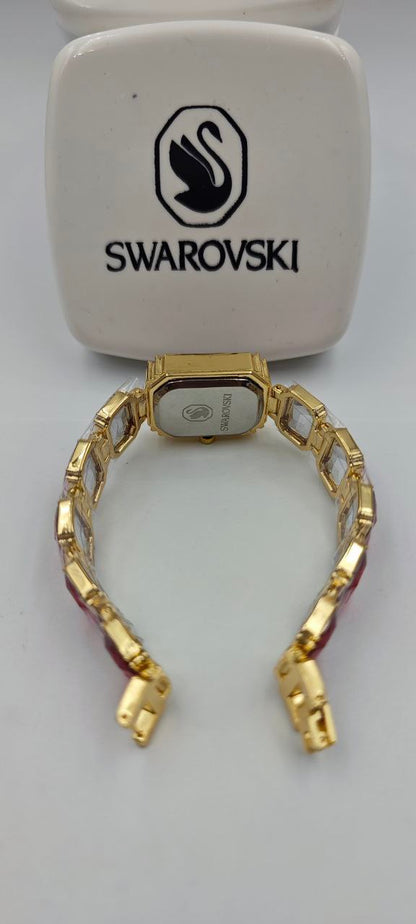 SWAROVSKİ KIRMIZI TAŞLI BAYAN