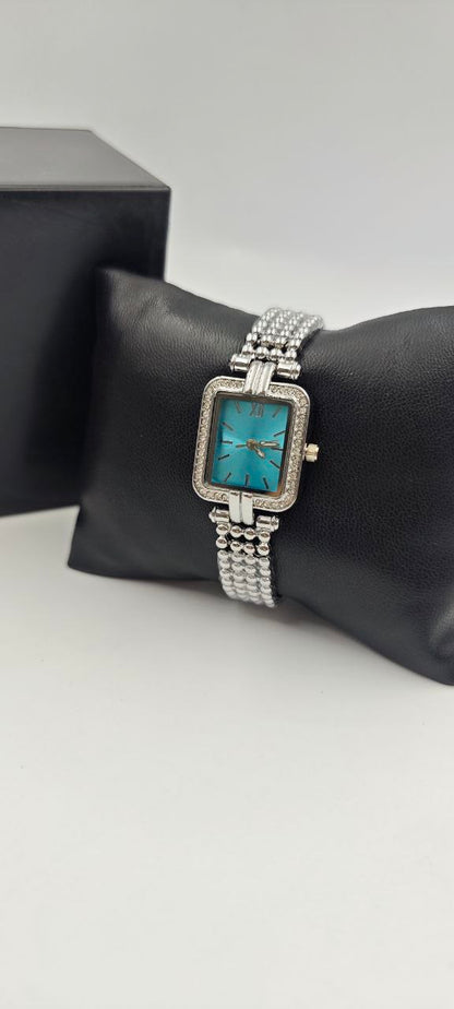 GÜMÜŞ RENK İÇİ GÖKYÜZÜ MAVİSİ BAYAN SAATİ