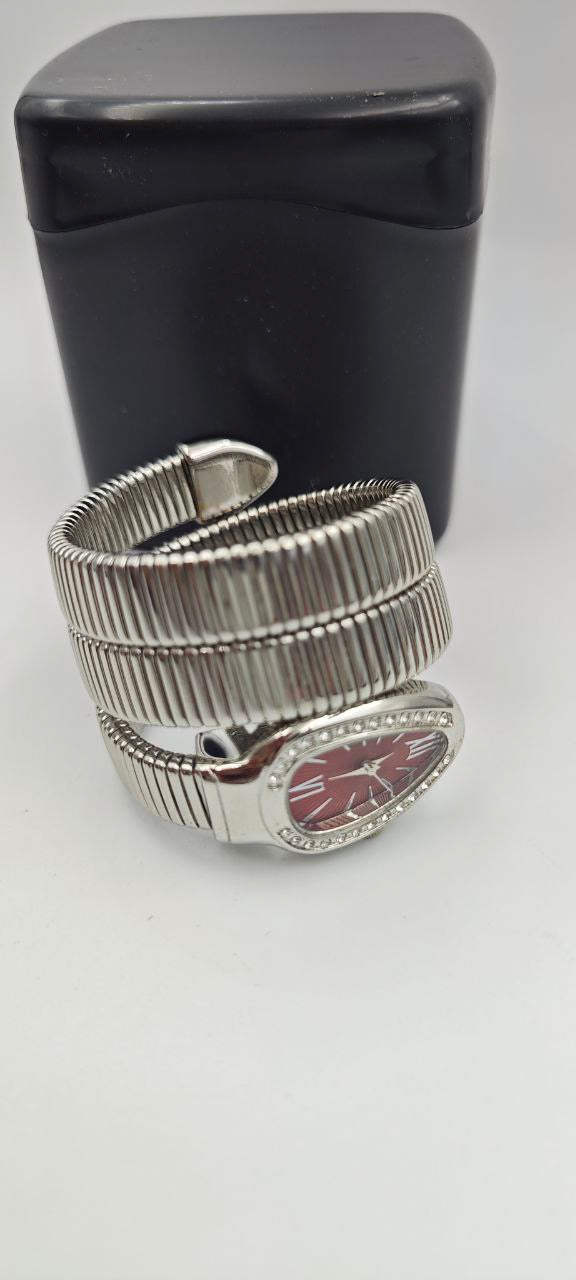 YILAN GRİ İÇİ KIRMIZI BAYAN SAAT